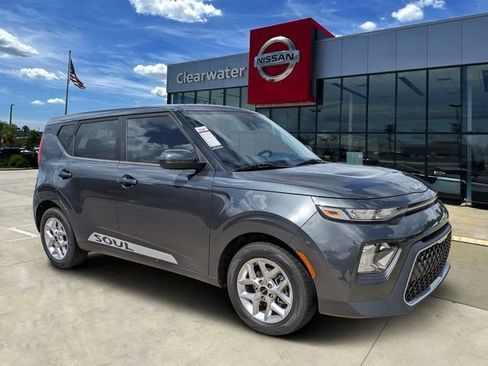 Used 2022 Kia Soul LX w/ Technology Package FWD image 1