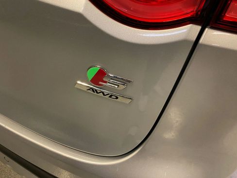 Used 2019 Jaguar F-PACE S image 13