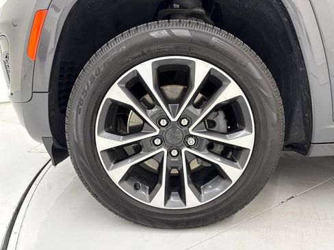 Used 2022 Jeep Grand Cherokee L Overland w/ Advanced Protech Group III image 9