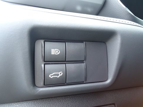 Used 2022 Toyota Highlander XSE AWD/4WD image 15