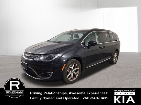 Used 2017 Chrysler Pacifica Touring-L Plus w/ Advanced Safetytec Group image 1