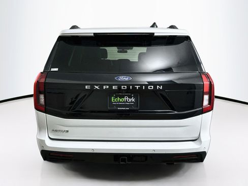 Used 2025 Ford Expedition Active AWD/4WD image 7