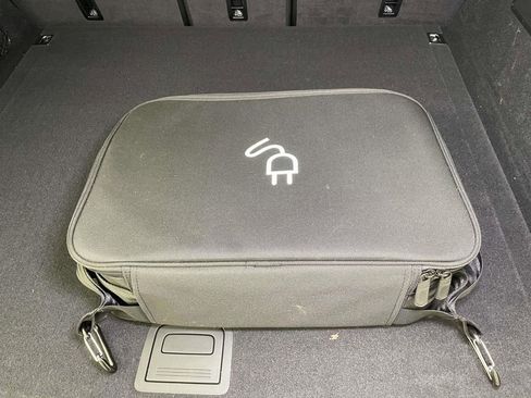 Used 2025 Porsche Cayenne S image 21