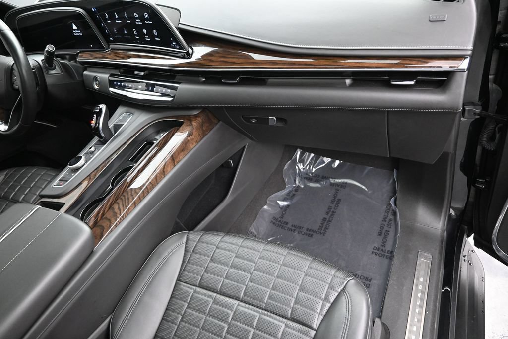 Used 2022 Cadillac Escalade Sport Platinum w/ LPO, ONYX Package AWD/4WD image 38