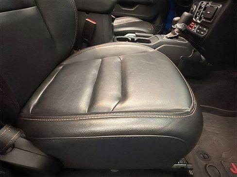 Used 2022 Jeep Wrangler Unlimited Rubicon w/ Xtreme Recon 35" Tire Package image 16