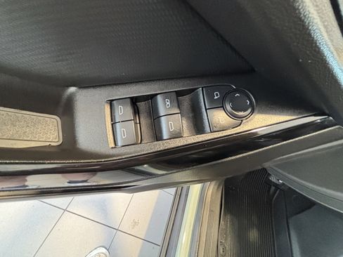 Used 2025 Chevrolet Equinox LT w/ Convenience Package II AWD/4WD image 6
