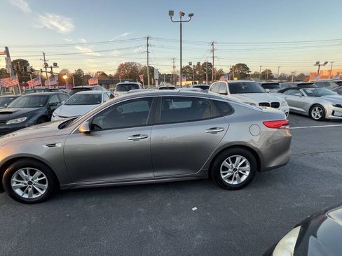 Used 2018 Kia Optima LX FWD image 8