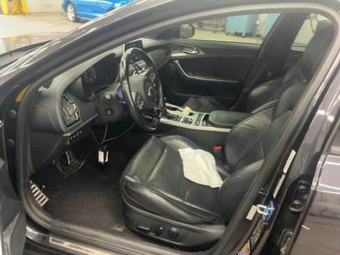 Used 2018 Kia Stinger GT1 RWD image 4