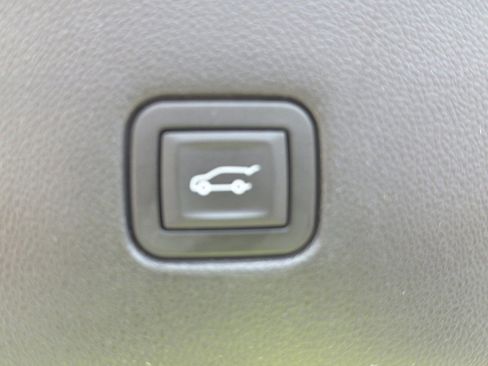 Used 2019 Chevrolet Blazer RS AWD/4WD image 14
