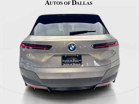 Used 2024 BMW iX xDrive50 w/ Premium Package AWD/4WD image 7