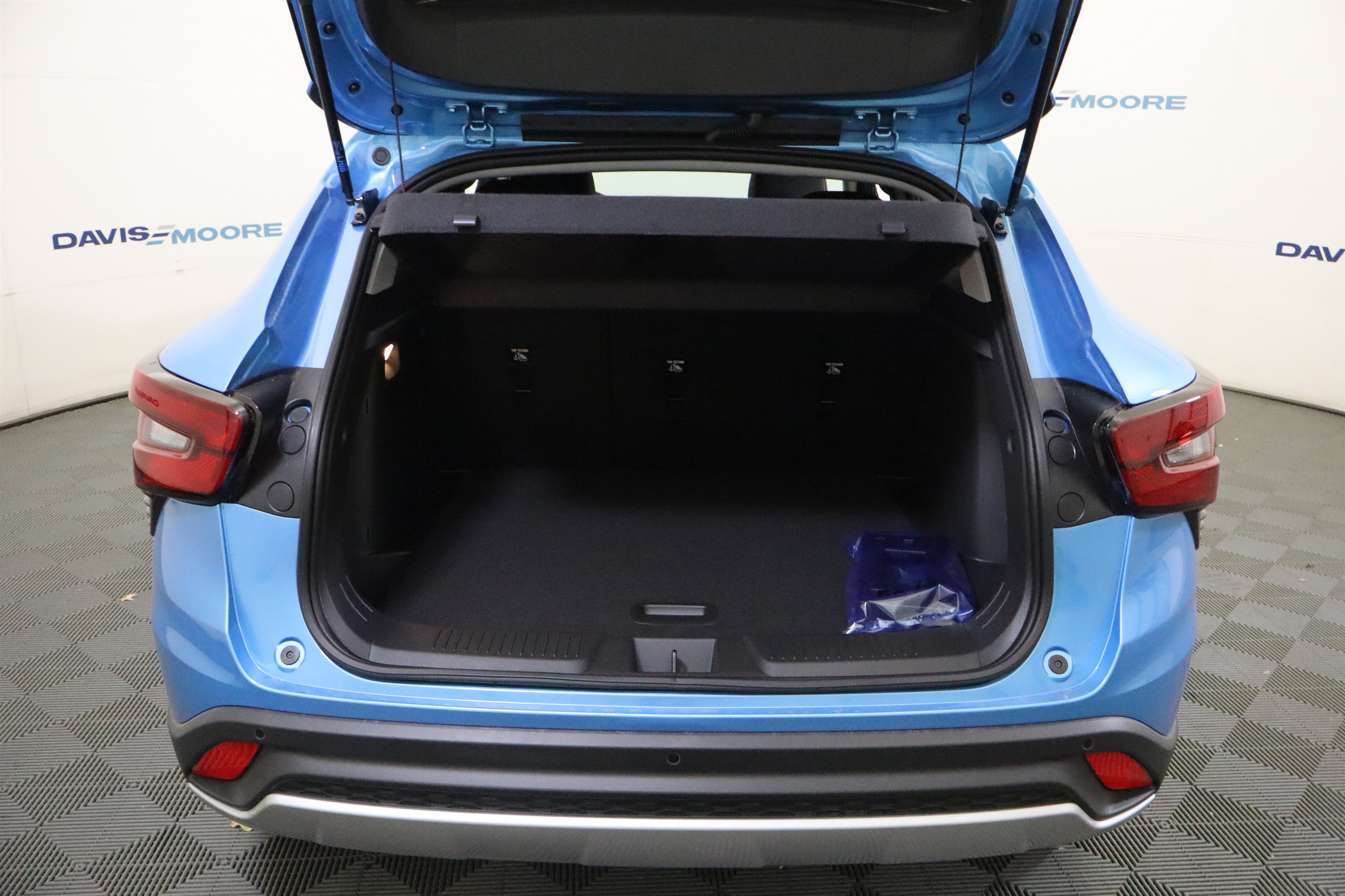 New 2026 Chevrolet Trax LT w/ Driver Confidence Package FWD image 9