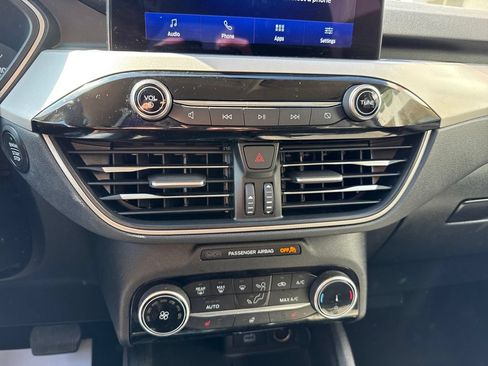 Used 2022 Ford Escape SE w/ Cold Weather Package AWD/4WD image 10