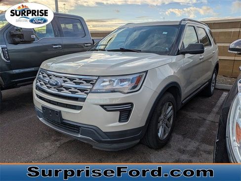 Used 2018 Ford Explorer XLT image 1
