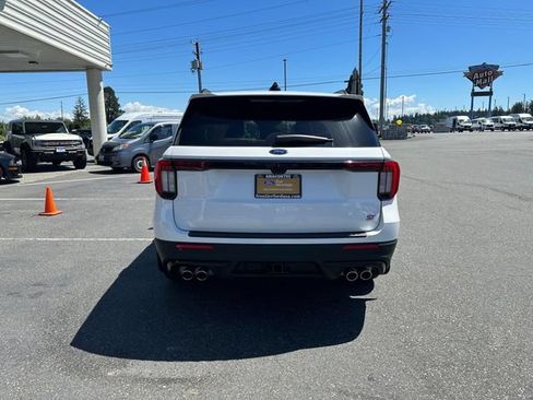 Certified 2025 Ford Explorer ST AWD/4WD image 3