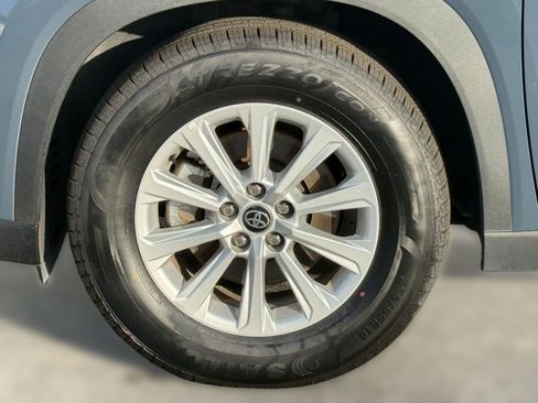 Used 2024 Toyota Grand Highlander XLE image 12