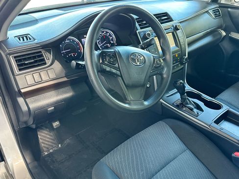 Used 2016 Toyota Camry LE image 9