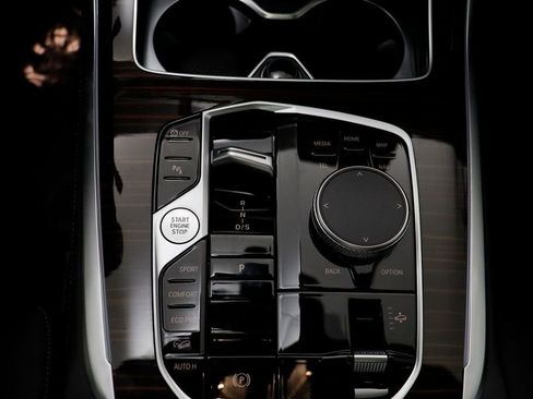 New 2026 BMW X7 xDrive40i w/ Climate Comfort Package image 11