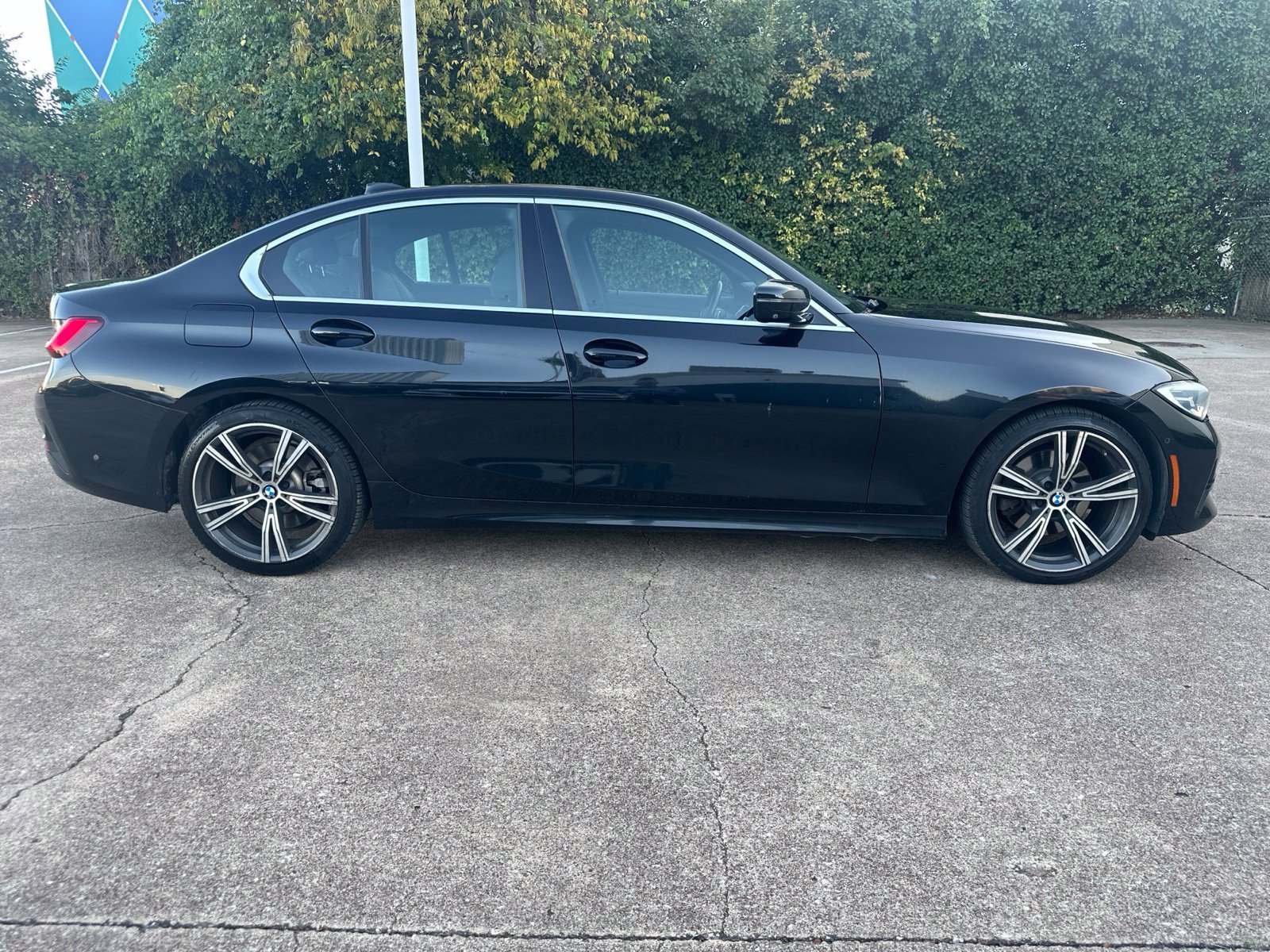 Used 2021 BMW 330i Sedan w/ Convenience Package RWD image 5