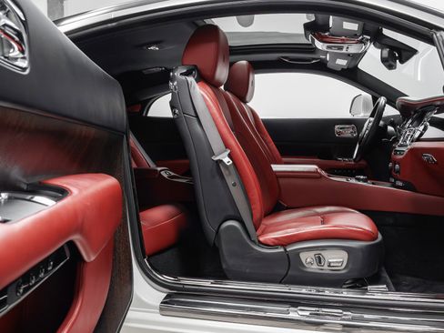 Used 2014 Rolls-Royce Wraith image 23