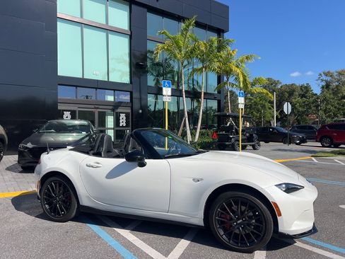 Used 2023 MAZDA MX-5 Miata Club w/ Brembo/BBS Recaro Package image 8