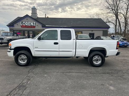 Used 2005 GMC Sierra 2500 SLE w/ Heavy-Duty Power Package image 5