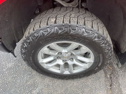 Certified 2024 Chevrolet Silverado 1500 W/T w/ WT Value Package image 8