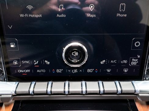 Used 2025 GMC Yukon Denali image 21