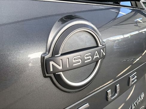 Used 2023 Nissan Rogue Platinum w/ Platinum Premium Package FWD image 10