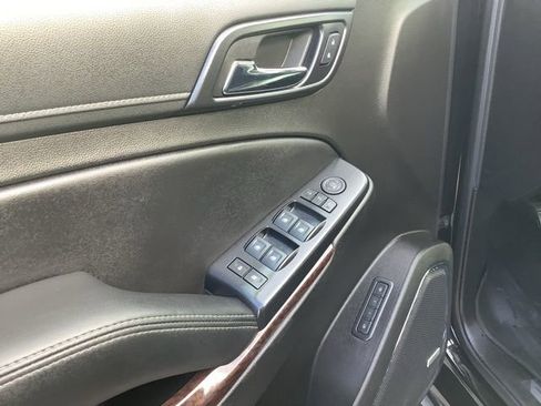 Used 2019 GMC Yukon SLT w/ Graphite Edition image 15