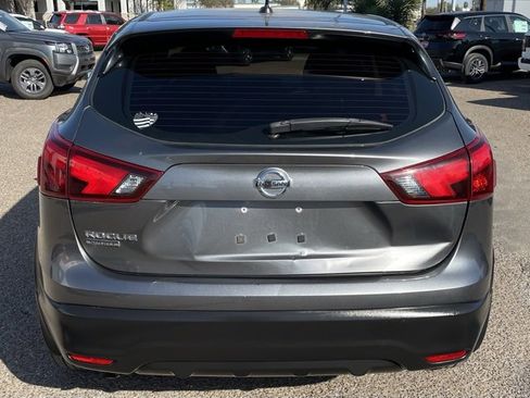 Used 2017 Nissan Rogue Sport S image 5