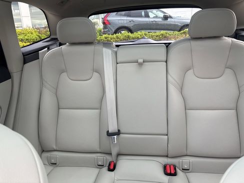 Certified 2023 Volvo XC60 B5 Plus w/ Climate Package AWD/4WD image 30