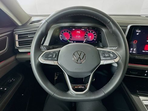 New 2026 Volkswagen Atlas Peak Edition image 11