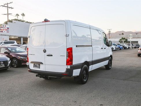Used 2020 Mercedes-Benz Sprinter 2500 image 8