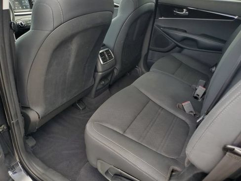 Used 2020 Kia Sorento L FWD image 6