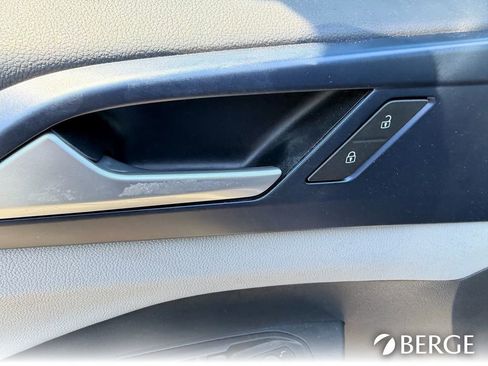 Used 2022 Volkswagen Taos SE image 26