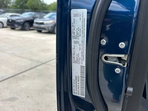 Used 2022 RAM 2500 Laramie w/ Night Edition AWD/4WD image 10