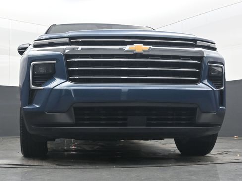 Used 2025 Chevrolet Traverse LT image 24