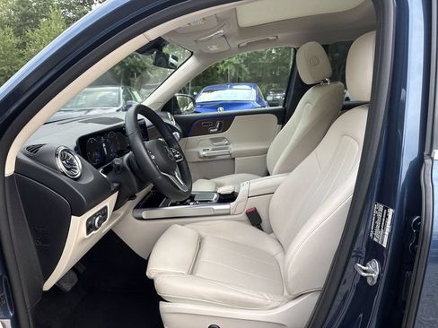 Used 2022 Mercedes-Benz GLB 250 4MATIC w/ Premium Package Lite image 13