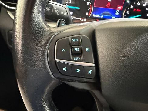 Used 2020 Ford Explorer XLT w/ Equipment Group 202A AWD/4WD image 17