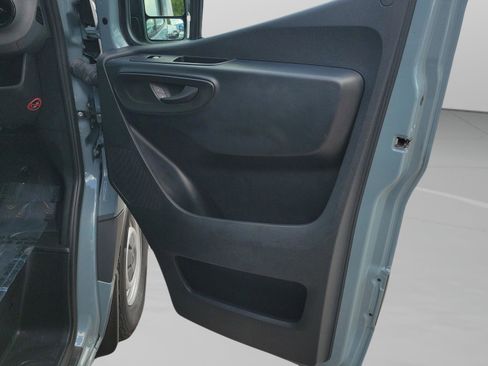 Used 2024 Mercedes-Benz Sprinter 2500 image 7