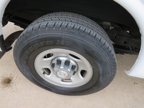 Used 2018 Chevrolet Express 3500 LT w/ LT Preferred Equipment Group RWD image 22