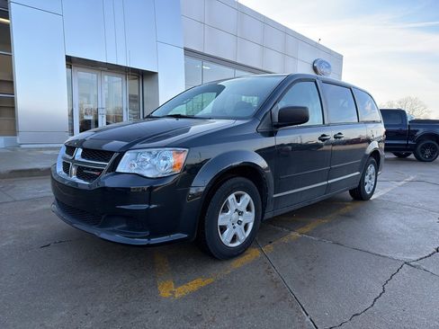 Used 2012 Dodge Grand Caravan SE image 1