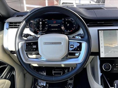 Used 2023 Land Rover Range Rover Long Wheelbase SE image 5