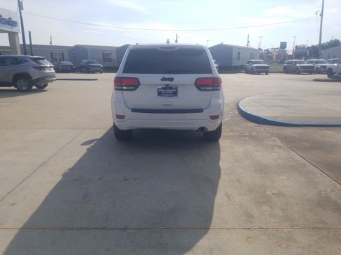 Used 2022 Jeep Grand Cherokee Laredo X RWD image 6