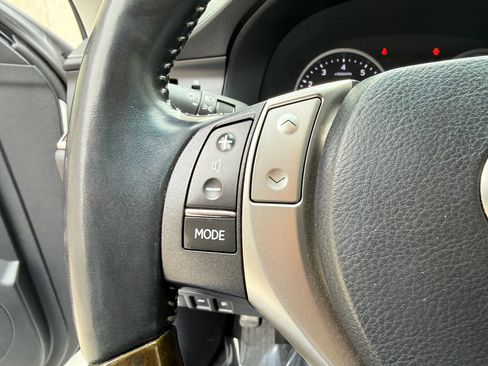 Used 2015 Lexus ES 350 w/ Luxury Package image 24