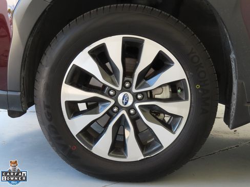 Used 2025 Subaru Outback Limited AWD/4WD image 24