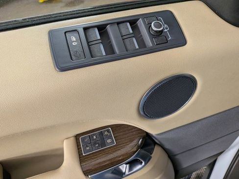 Used 2015 Land Rover Range Rover Sport HSE image 14