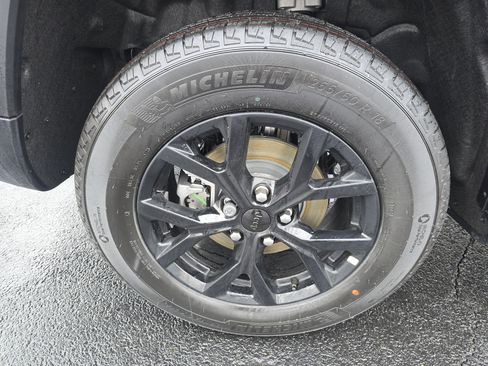 New 2026 Jeep Grand Cherokee Altitude image 11