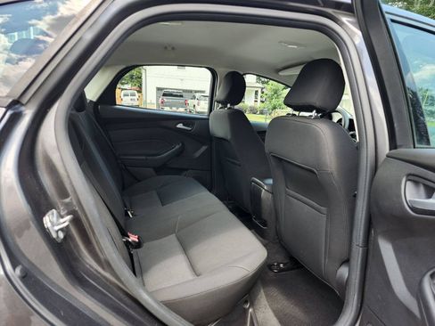 Used 2016 Ford Focus SE FWD image 7