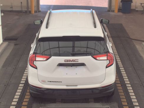 Used 2022 GMC Terrain SLE w/ Elevation Edition image 7